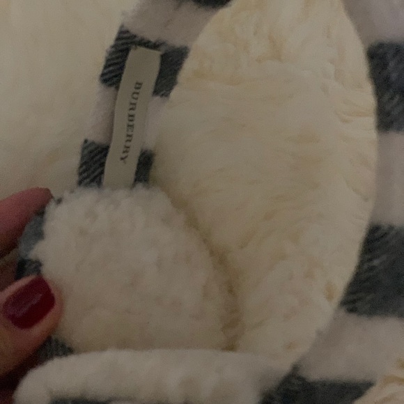 Burberry - Picture 3 of 3